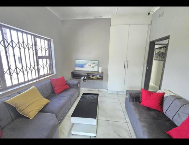 3 BEDROOM HOUSE FOR SALE IN FLORENTIA